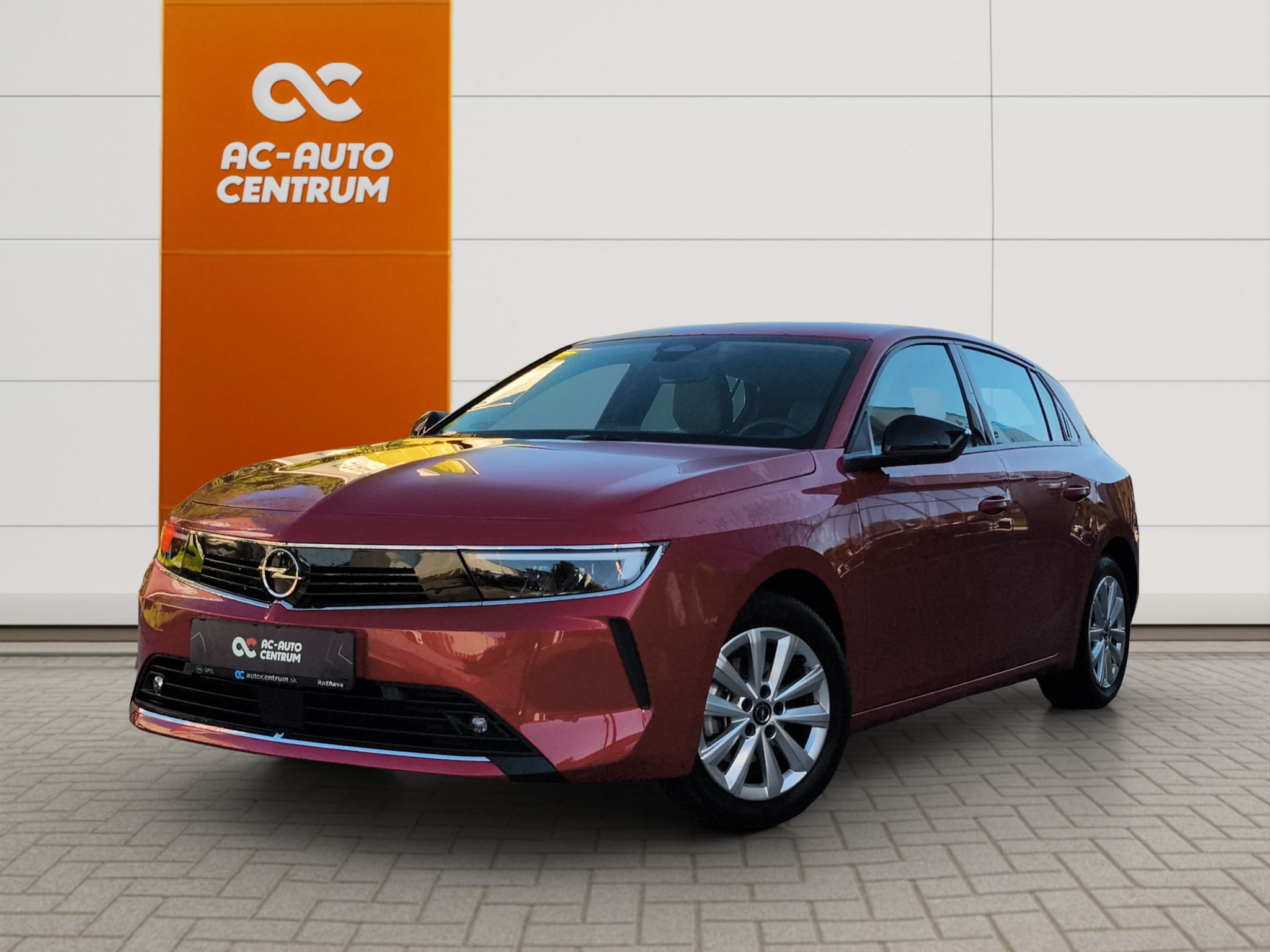 Opel Astra 1,2 Turbo + Parkovacia SADA (kamera, senzory)