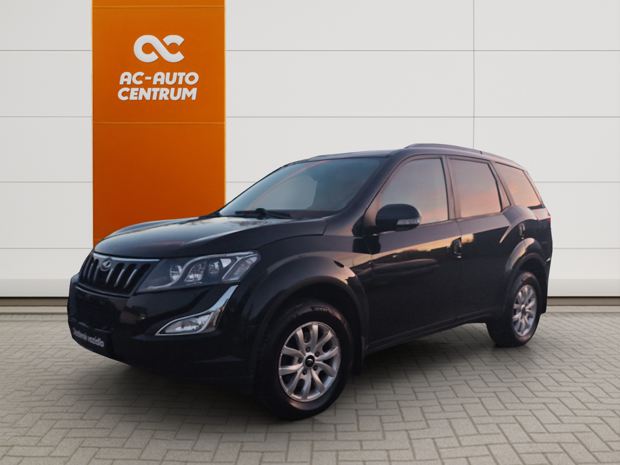 Mahindra XUV XUV500 7 miestná verzia na vozidle je možné odpočet DPH!