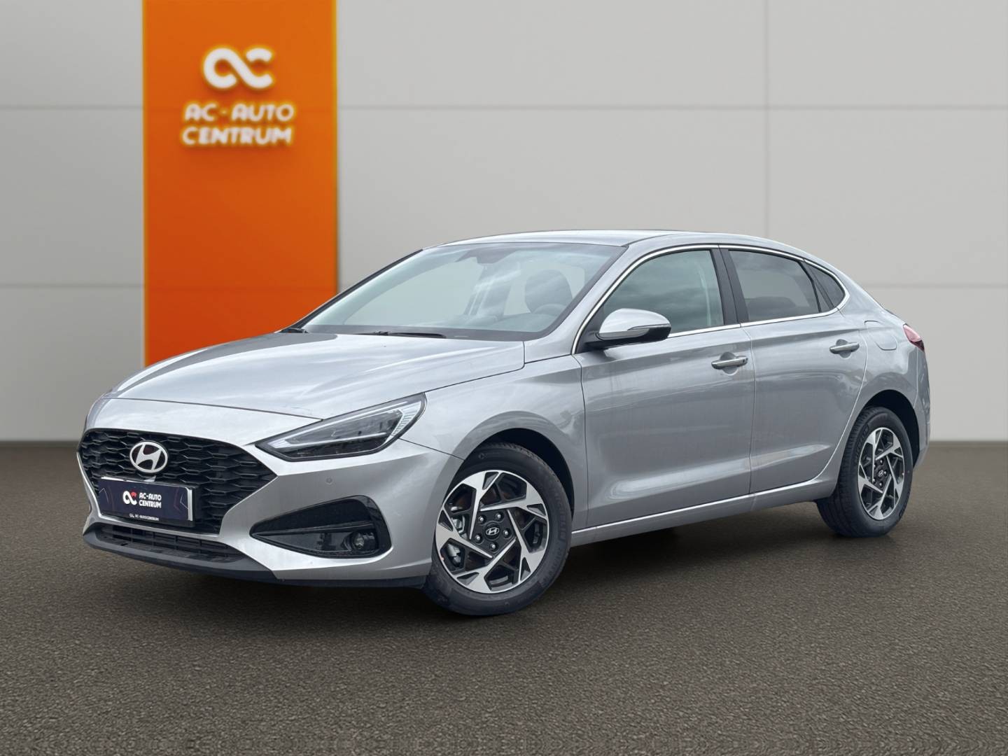 HYUNDAI i30 Fastback l 140k l benzín l manuál