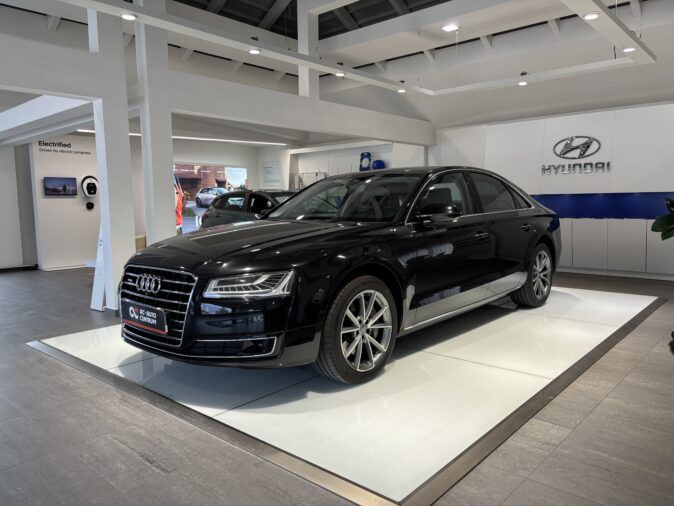 Audi A8 AT/8 4×4 190kW